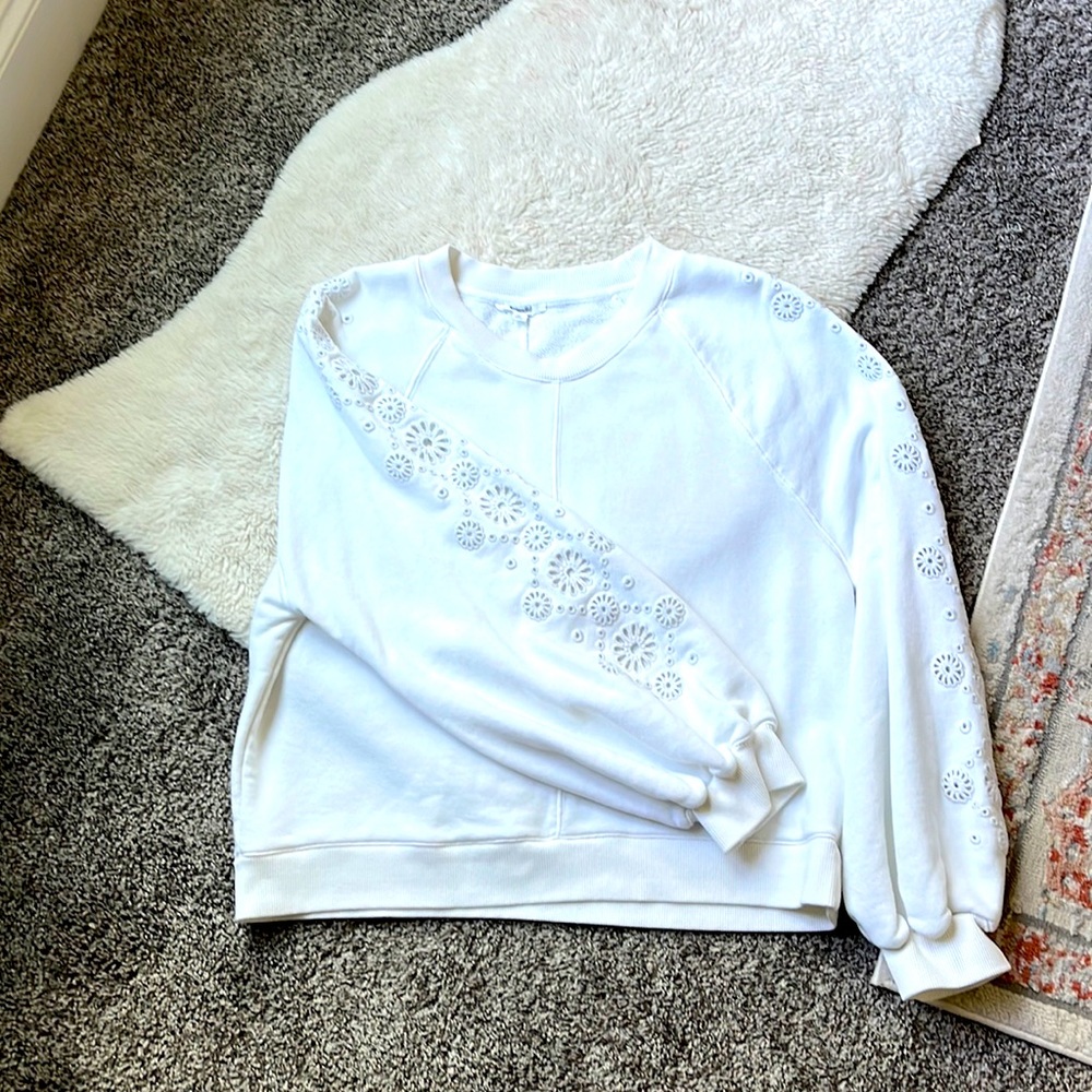 Splendid XL white sweater with puffy sleeves with cutouts.